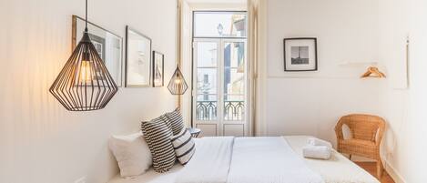 6 quartos, ferros/tábuas de passar roupa, Wi-Fi de cortesia