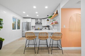 Fridge, microwave, oven, stovetop - Game Lover’s Paradise: Pool, Hot Tub & Arcade (Oceanside)