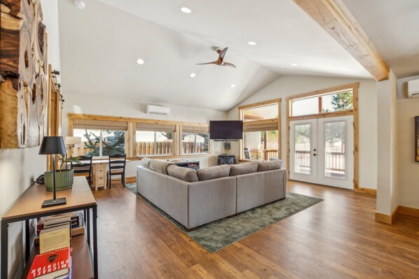 Rumah, 3 kamar tidur | Area keluarga | Smart TV dan layanan streaming