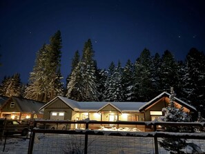 House, 3 Bedrooms | Exterior - Mountain Retreat With Hot Tub, Game Room And Yard 3 Bedroom Home (Cle Elum)