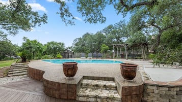 House, 3 Bedrooms | Pool