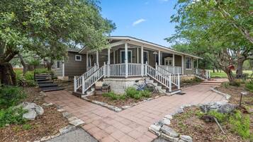 House, 3 Bedrooms | Exterior