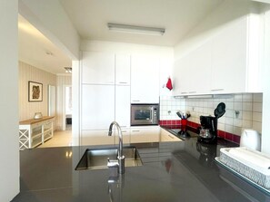 Apartment | Private kitchen - 2-bedroom Apartment, by the Coast (Middelkerke)