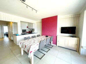Apartment | Private kitchen - 2-bedroom Apartment, by the Coast (Middelkerke)