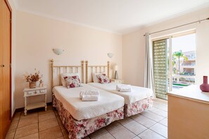 2 bedrooms, iron/ironing board, Internet, bed sheets - * Coastal Golf by Seareen * (Loulé)