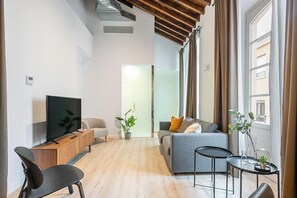 Duplex, 1 Bedroom | Living area