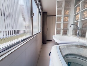 Apartment | Bathroom