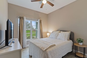 4 bedrooms, iron/ironing board, free WiFi, bed sheets - 4-bedroom 2-bathroom charming house in Ocala with AC, WiFi. Enjoy your stay (Ocala)