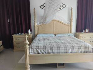 Villa, 3 Bedrooms, Balcony, City View