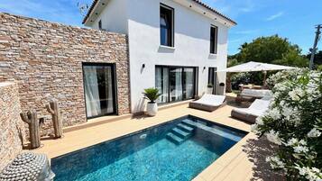 Piscine extérieure, piscine chauffée