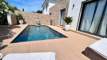Outdoor pool, a heated pool
