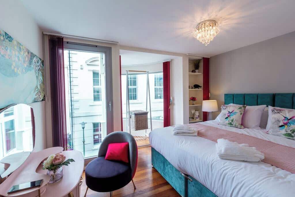 4 bedrooms, iron/ironing board, travel cot, WiFi