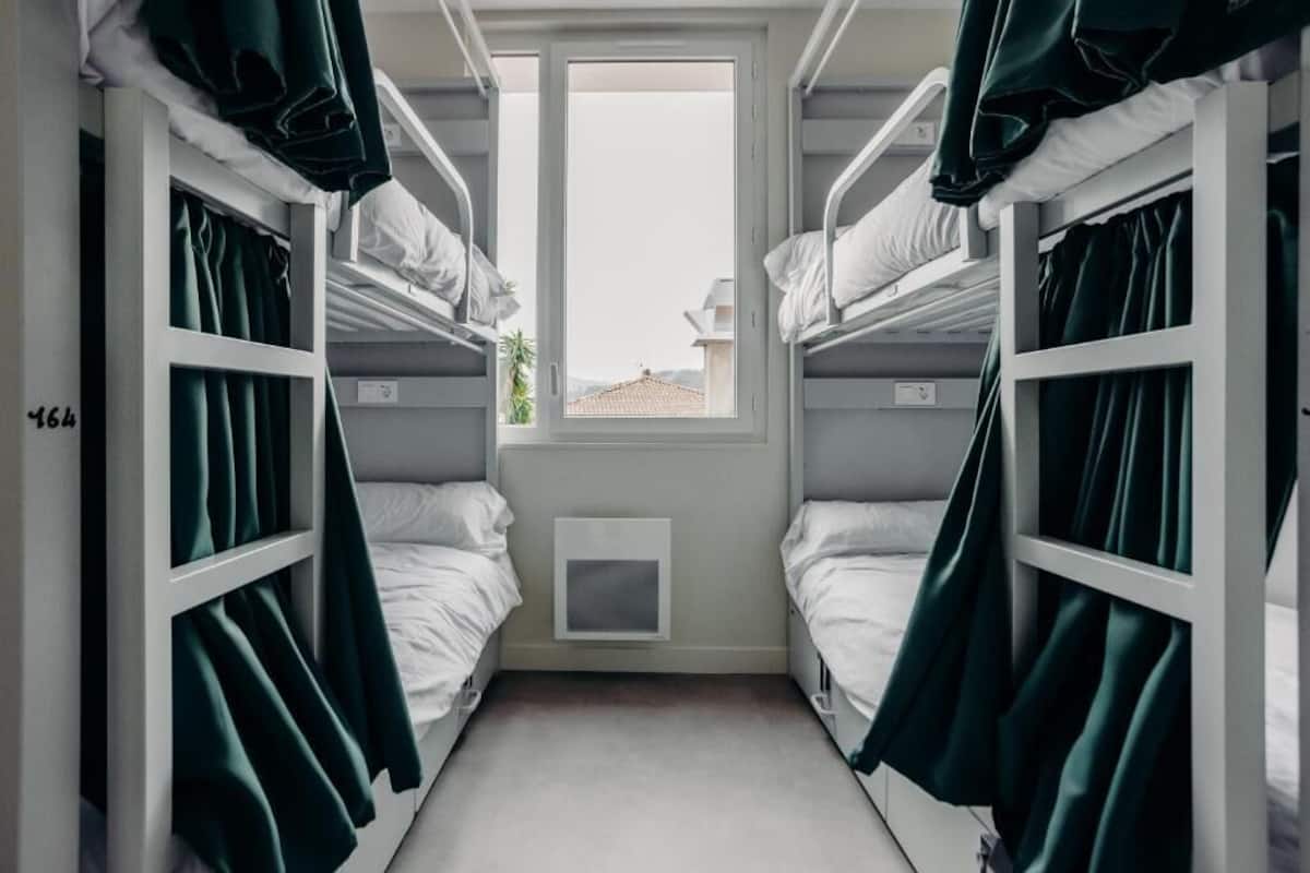 Asrama Umum Basic | Brankas dan Wi-Fi gratis