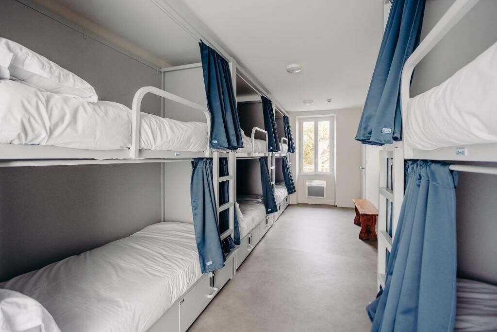 Brankas dan Wi-Fi gratis