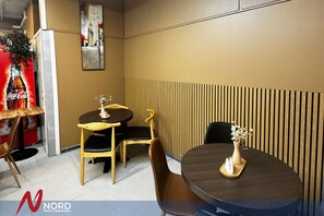 Restaurant - Eidsdal Hotel & Restaurant As (Eidsdal)