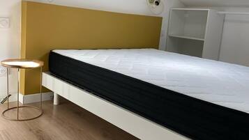 1 chambre, fer et planche à repasser, Wi-Fi gratuit