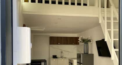 Charming fully-equipped studio downtown