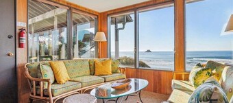 Beach Haven Arch Cape - Oceanfront - New Listing!