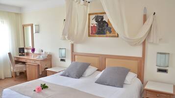 Double 4 Room Inland View (Bunk Beds) | In-room safe, free WiFi