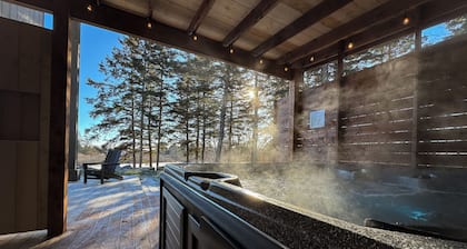 Modern Beach House | 90-Sec Walk to Pristine Beach | Hot tub