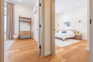 3 bedrooms, desk, iron/ironing board, travel cot