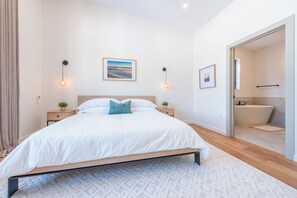 3 bedrooms, desk, iron/ironing board, travel cot
