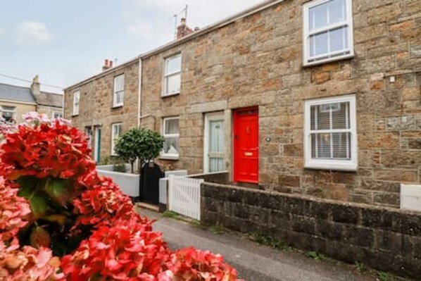 House - Pandora Lovely Seaside Cottage Sleeps 4 Newlyn (Penzance)
