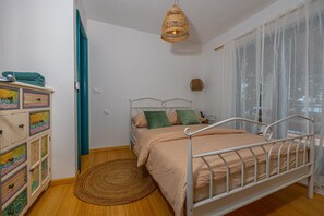 3 quartos, ferros/tábuas de passar roupa, Wi-Fi, roupa de cama