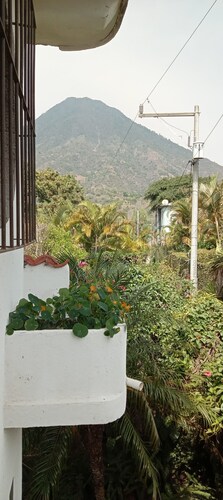 Beautiful Wifi Lodge in Santiago Atitlán. Santiago Lakeview Villa: 2 bedroom.