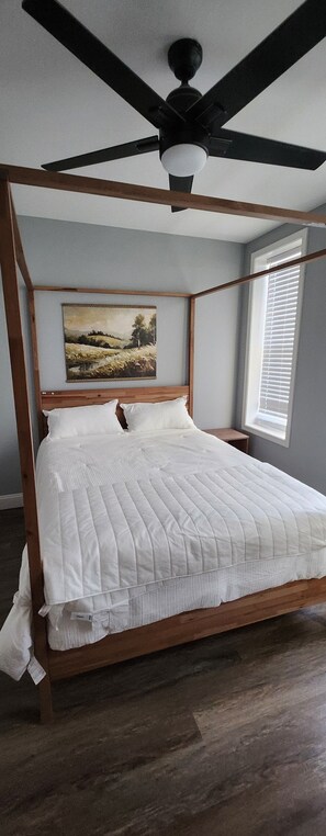 4 Schlafzimmer, Bügeleisen/Bügelbrett, Bettwäsche