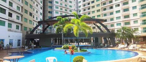 Indoor pool, outdoor pool