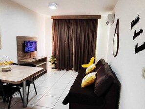 TV - Hotel Riviera Caldas Novas, in the city center. Pet friendly, (Turista 1 Caldas Novas)