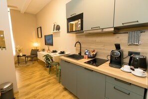 Mikrobølgeovn, ovn og kokeplater