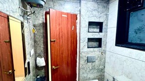 Deluxe Double Room, City View | Bathroom - Arahnyam Bhimtal With Pool & Cafe (Suriyagaon)