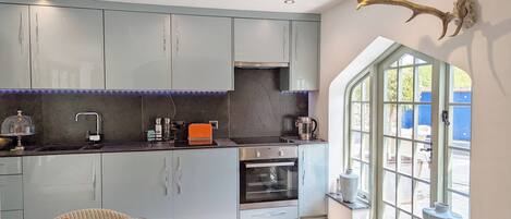 Casa | Cozinha privada | Geladeira, micro-ondas, fogão, cooktop