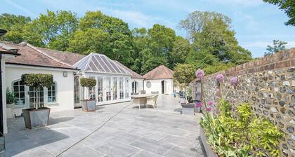Unique Stay for Large Groups - Please Enquire!