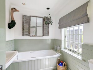 House | Bathroom | Separate tub and shower, deep soaking tub, towels - Unique Stay for Large Groups - Please Enquire! (Chichester)
