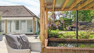 House | Terrace/patio