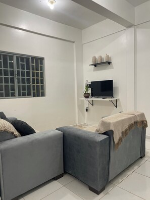 Una Smart TV, libros