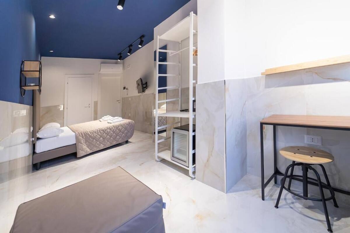 Desk, soundproofing, cribs (surcharge), WiFi (free)