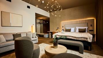 Hochwertige Bettwaren, Minibar, Zimmersafe, individuell dekoriert