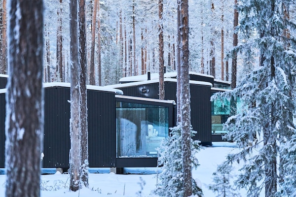 Glass Igloo | Hochwertige Bettwaren, Minibar, Zimmersafe, individuell dekoriert