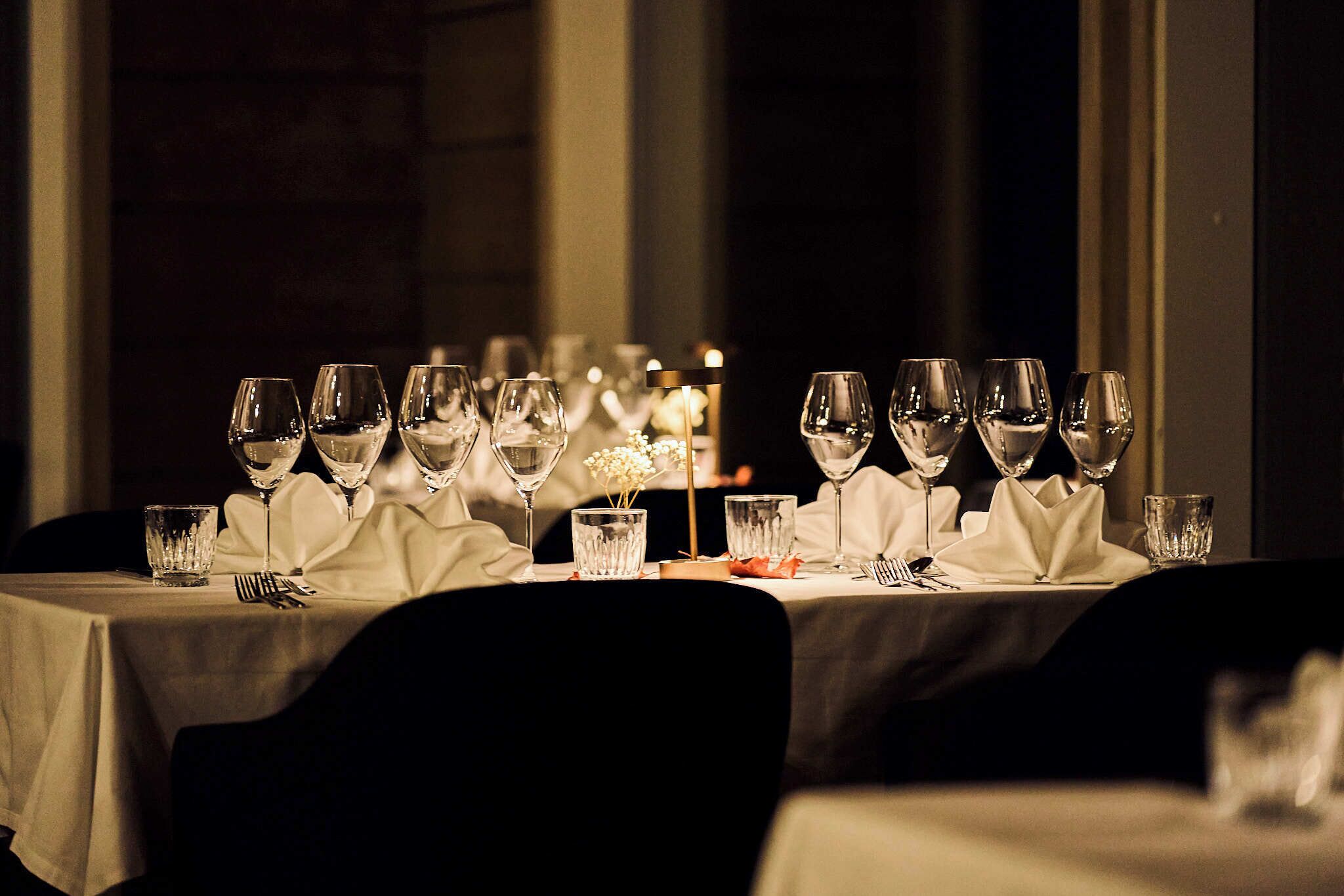 Suite, bakgårdsutsikt | Spiseområde på rommet