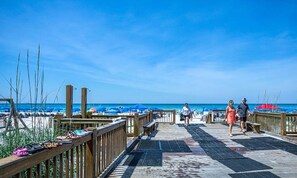 On the beach - The Summit 1BR+Bunk/1.5BA -1st Floor! (Panama City Beach)