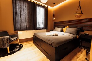 3 chambres, fer et planche à repasser, Wi-Fi, draps fournis