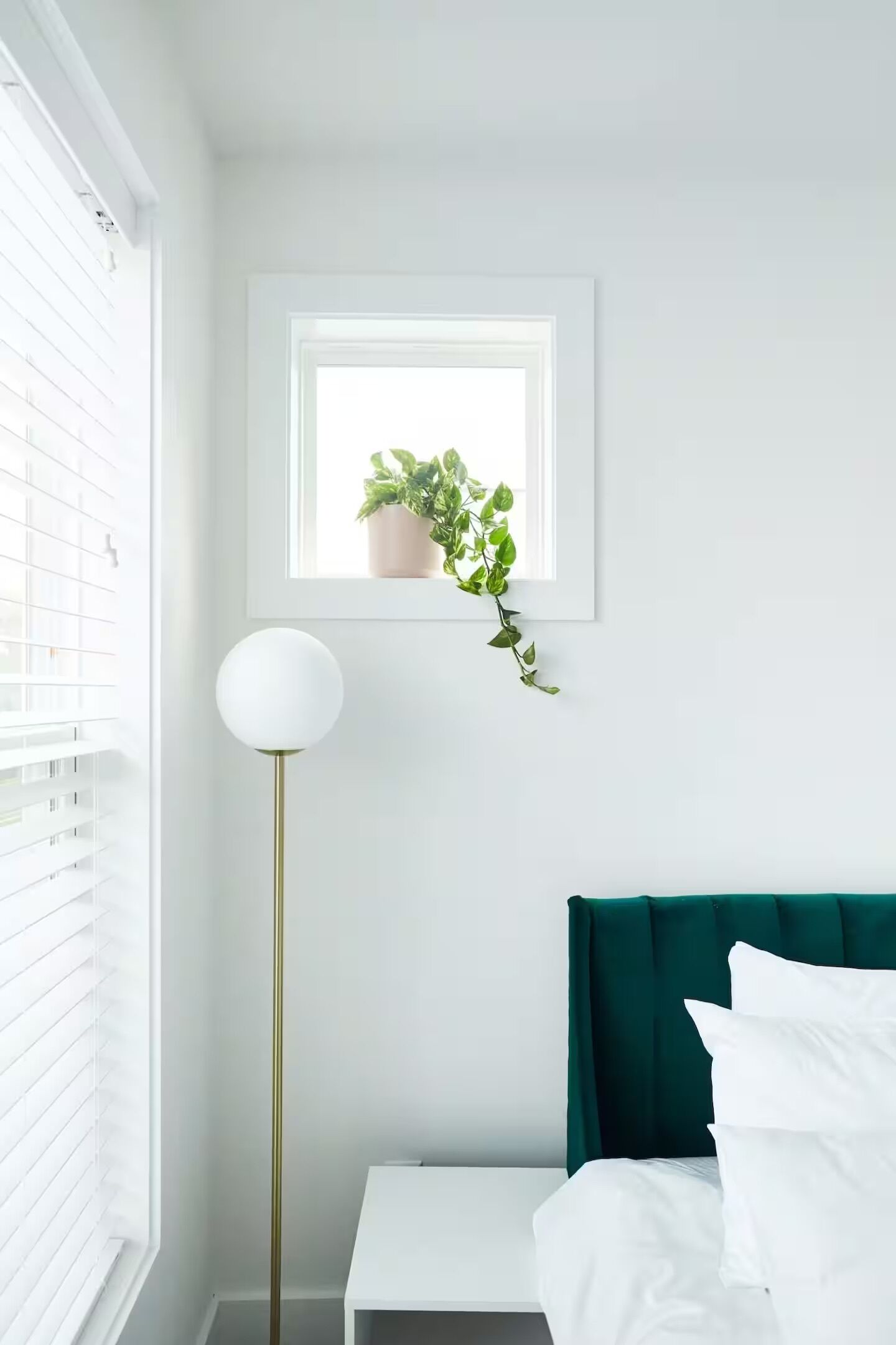 2 habitaciones, escritorio, tabla de planchar con plancha y wifi gratis 