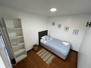 1 bedroom, free WiFi, bed sheets