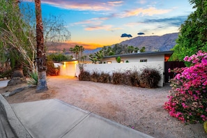 Property grounds - 20% Off July! Perfect For Families -Pool, Jacuzzi* (Palm Springs)