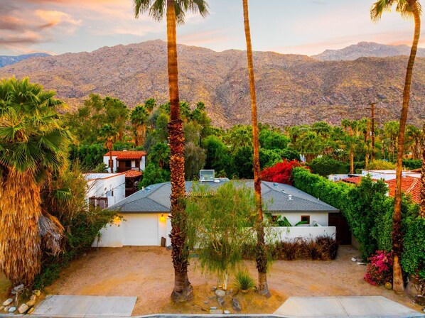 Property grounds - Perfect Location For Families -Pool, Hot Tub (Palm Springs)