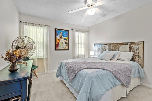 3 bedrooms, iron/ironing board, free WiFi, bed sheets